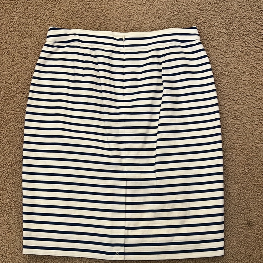 NWT JCrew Factory Pencil Skirt - Picture 2 of 3